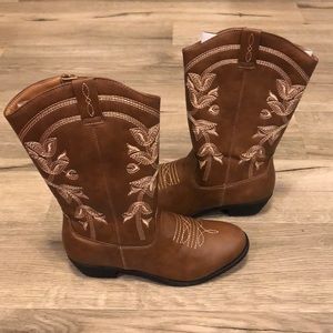 New with box Kensie Girl western boots - Sz 4